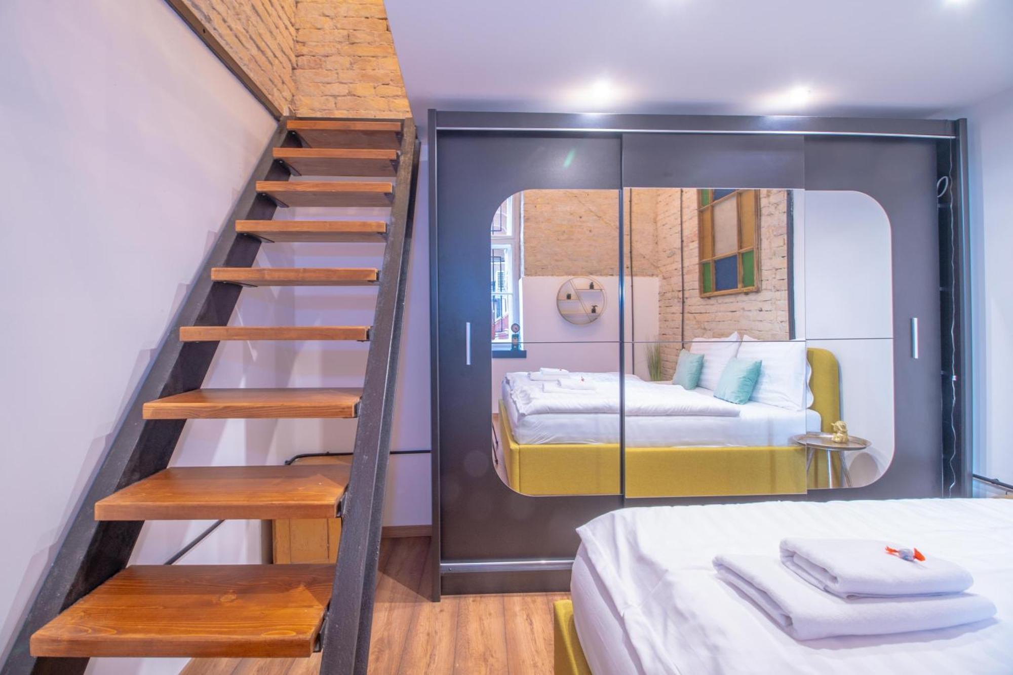 Corvin Loft Budapeste Exterior foto